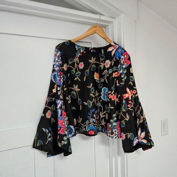 🆕️ Beulah Style Victorious Long Flare Bell Sleeve Blouse in Floral - Picture 1 of 11
